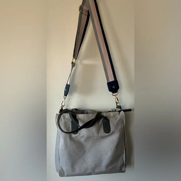 Erin Condren Gray Canvas Tote BodyCross Bag Leather Handles Pink/ navy ad Strap - Picture 3 of 11